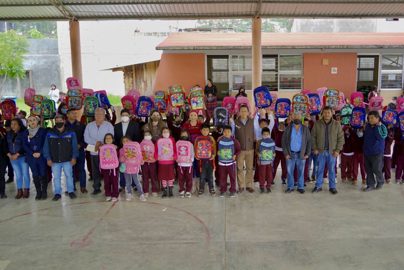 La educación es base fundamental para construir un mejor Chiapas: Llaven Abarca