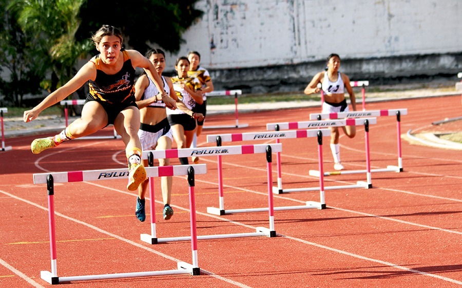 Tania Robles presente en el Control Estatal Selectivo de Atletismo rumbo al Macro Regional 2023