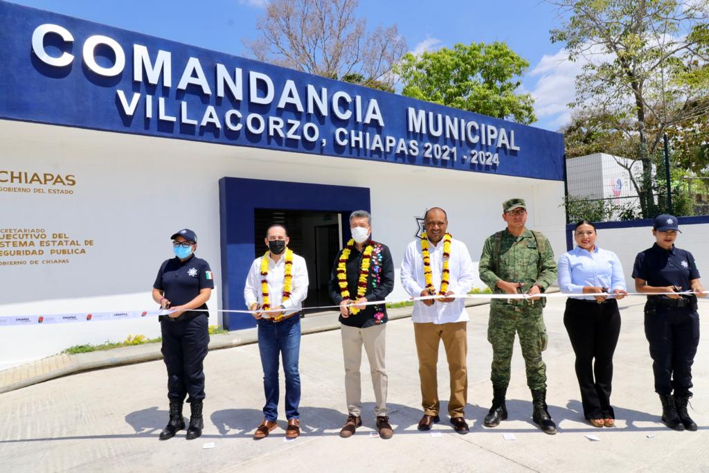 En Villa Corzo, Rutilio Escandón beneficia a la Policía Municipal con espacios y equipamiento dignos