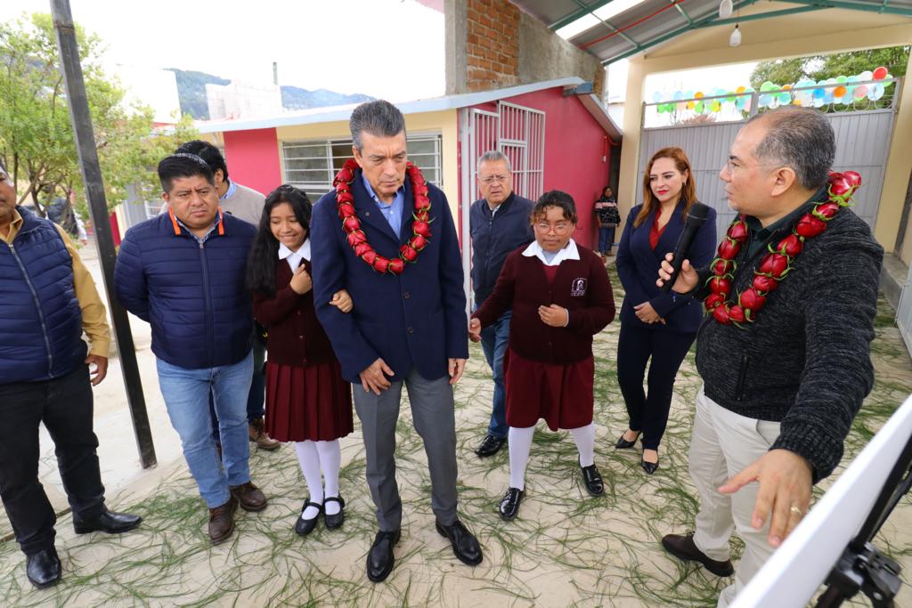 Invertimos para garantizar espacios educativos dignos, seguros, funcionales y de calidad: Rutilio Escandón