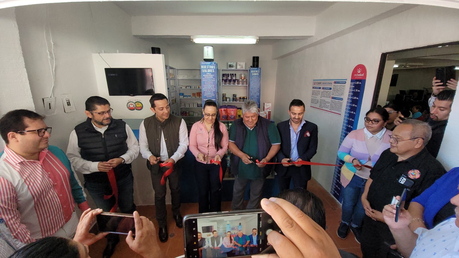 Inauguran farmacia en favor de grupos vulnerables