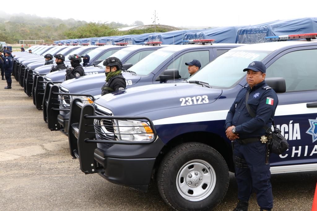 Entrega Rutilio Escandón 213 patrullas, uniformes y equipamiento tecnológico a la SSyPC