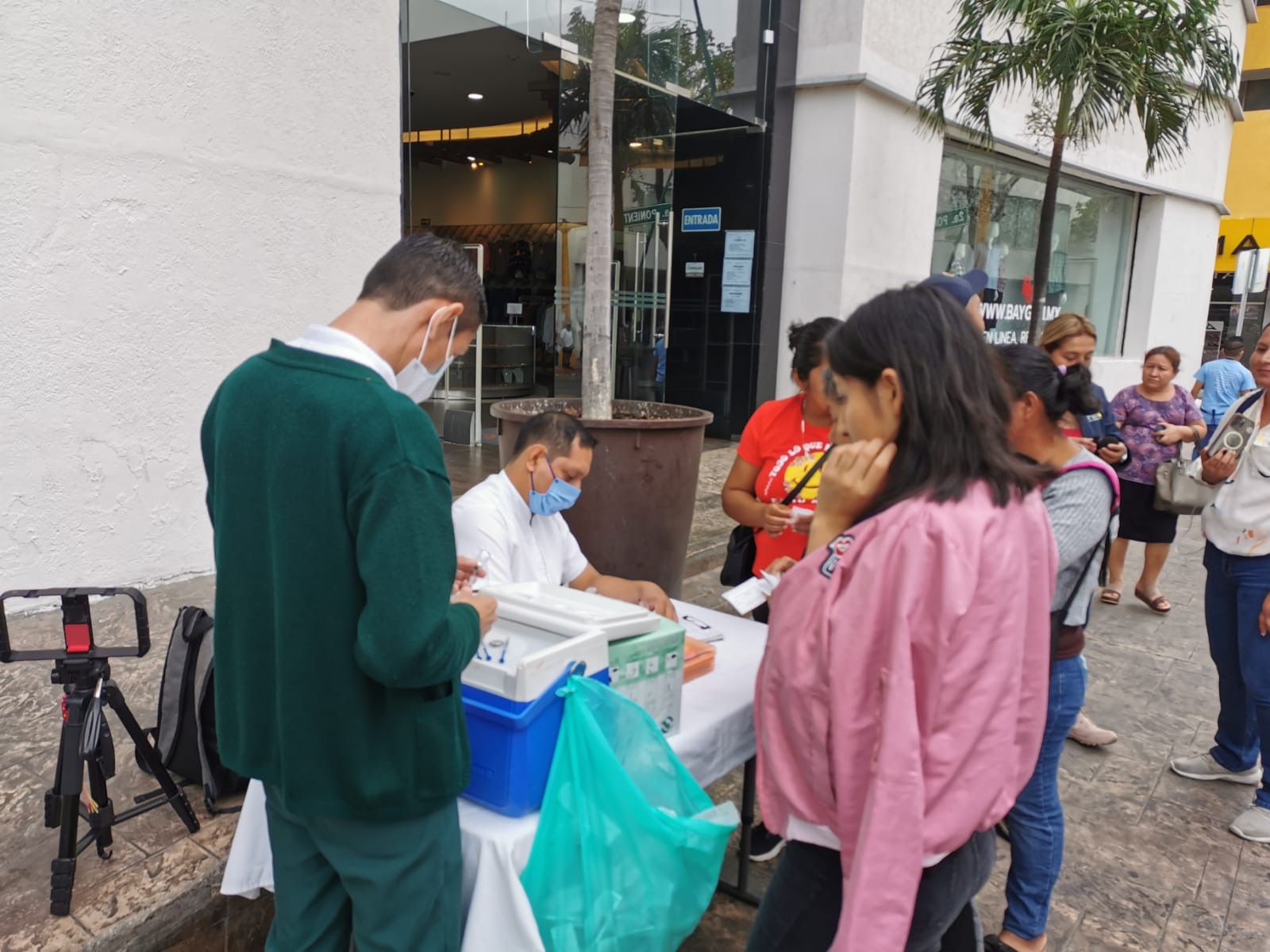 Abonan al cuidado de la salud con campaña de vacunación