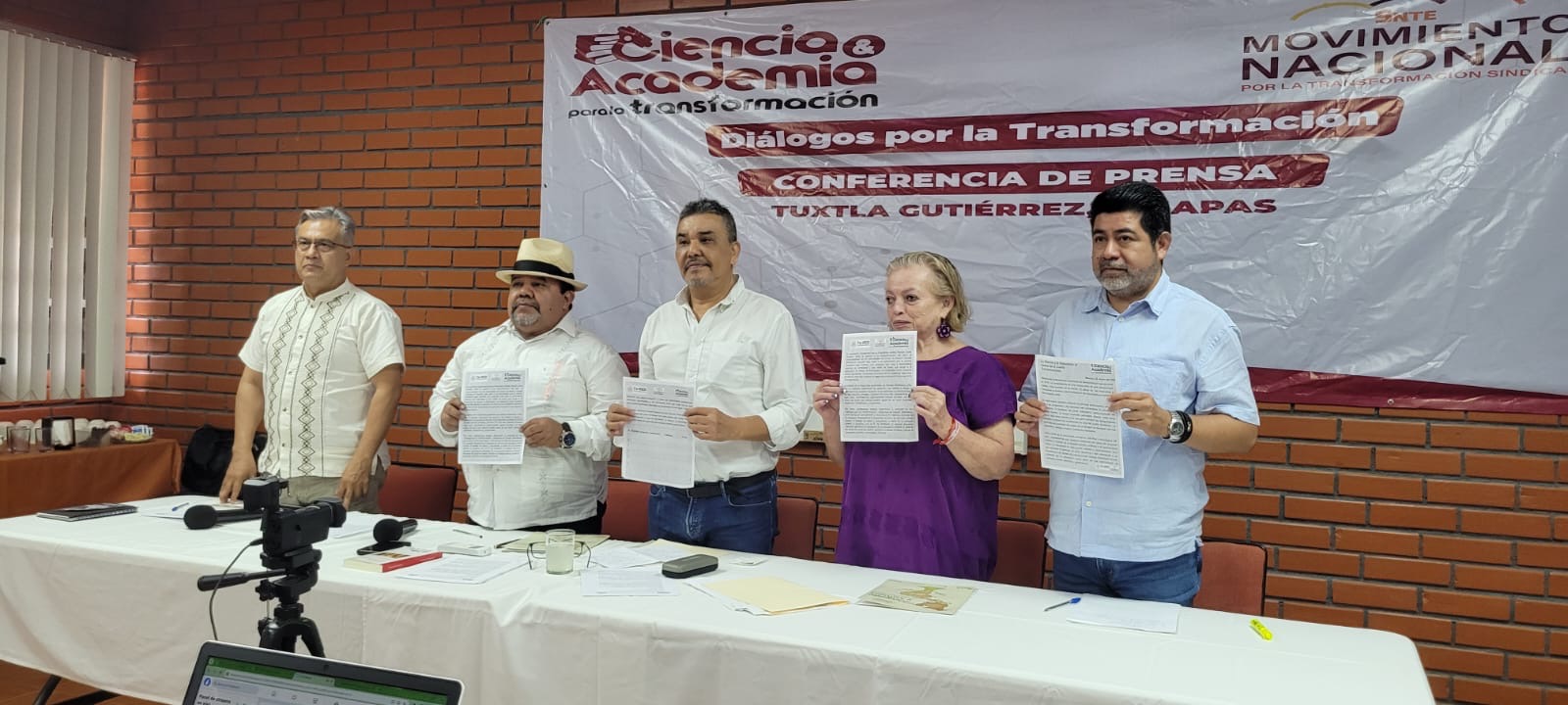 Anuncian foros educativos