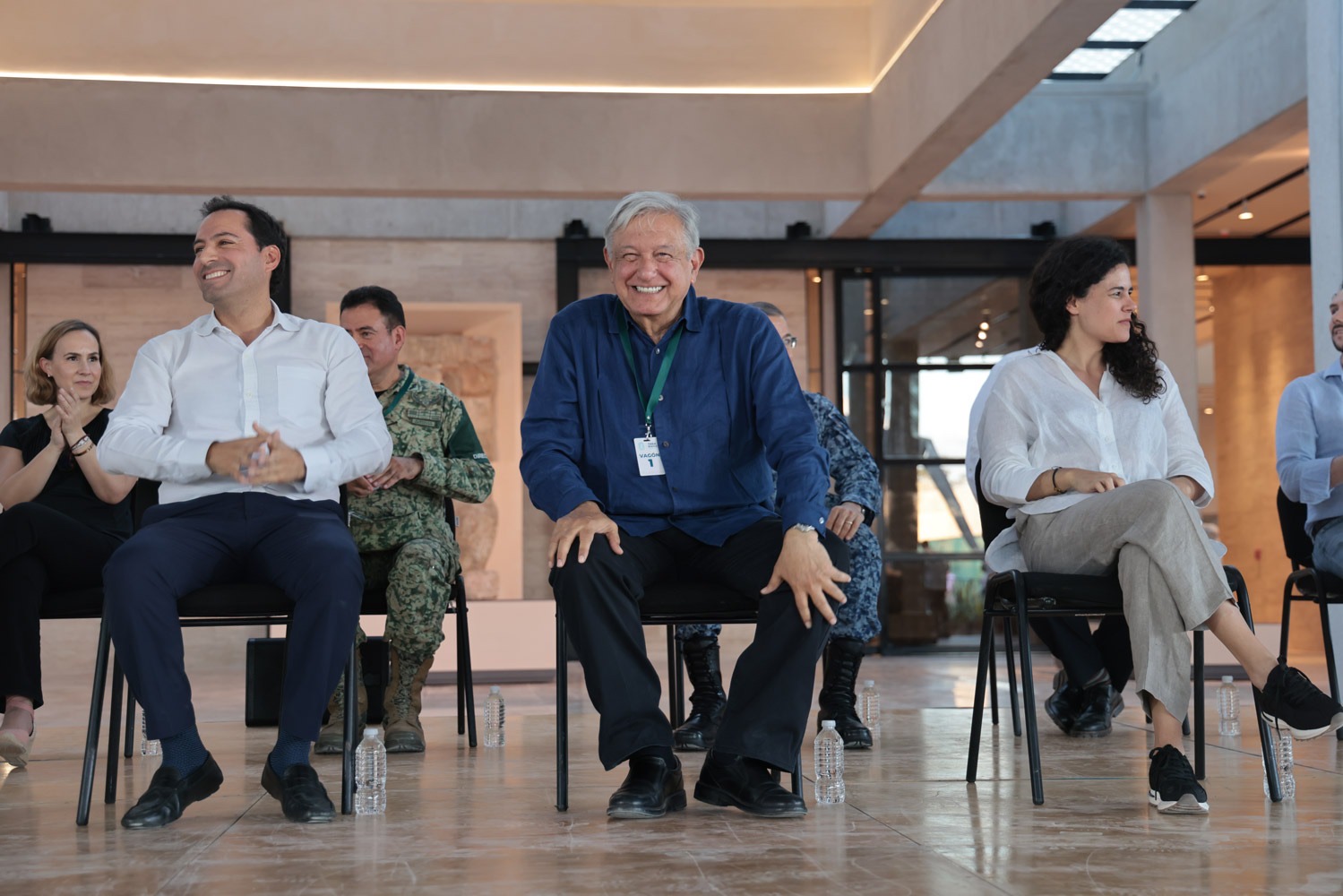 Acompaña Rutilio Escandón al presidente AMLO a inauguración del Gran Museo de Chichen-Itzá