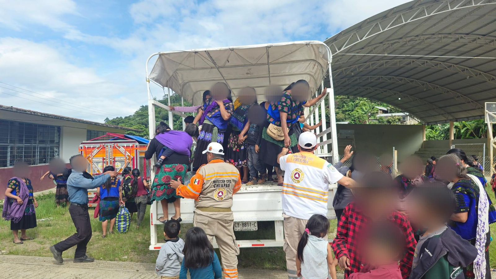 Gobierno de Chiapas brinda acompañamiento durante retorno de personas a La Esperanza, Chenalhó