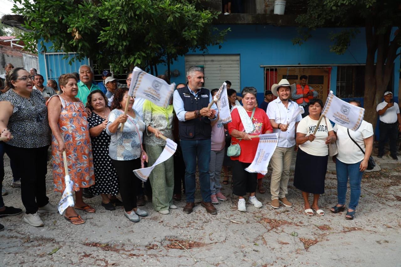 La justicia social llega a El Roble, con la pavimentación de calles: Angel Torres