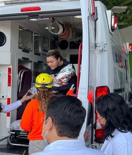 Médicos del sistema de salud estatal salvan la vida de una niña recién nacida abandonada