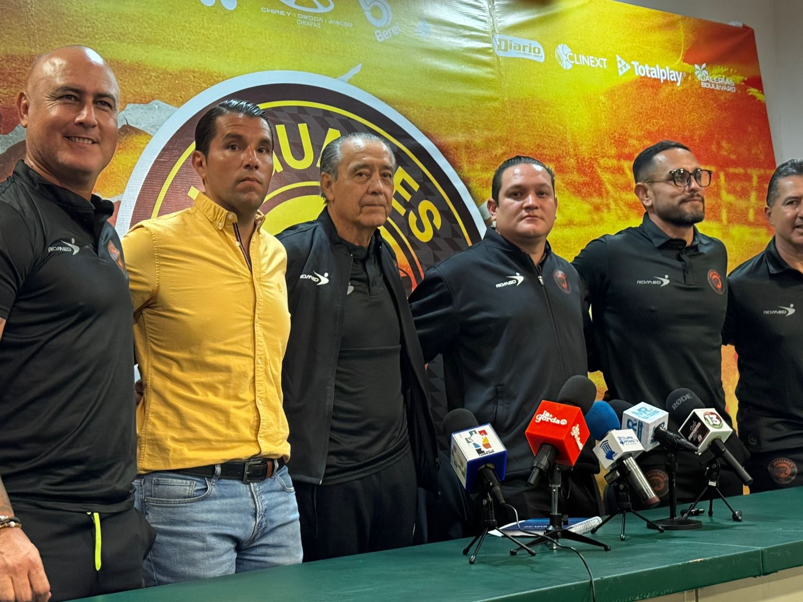 Jaguares de Chiapas presenta a su nuevo DT y cuerpo técnico