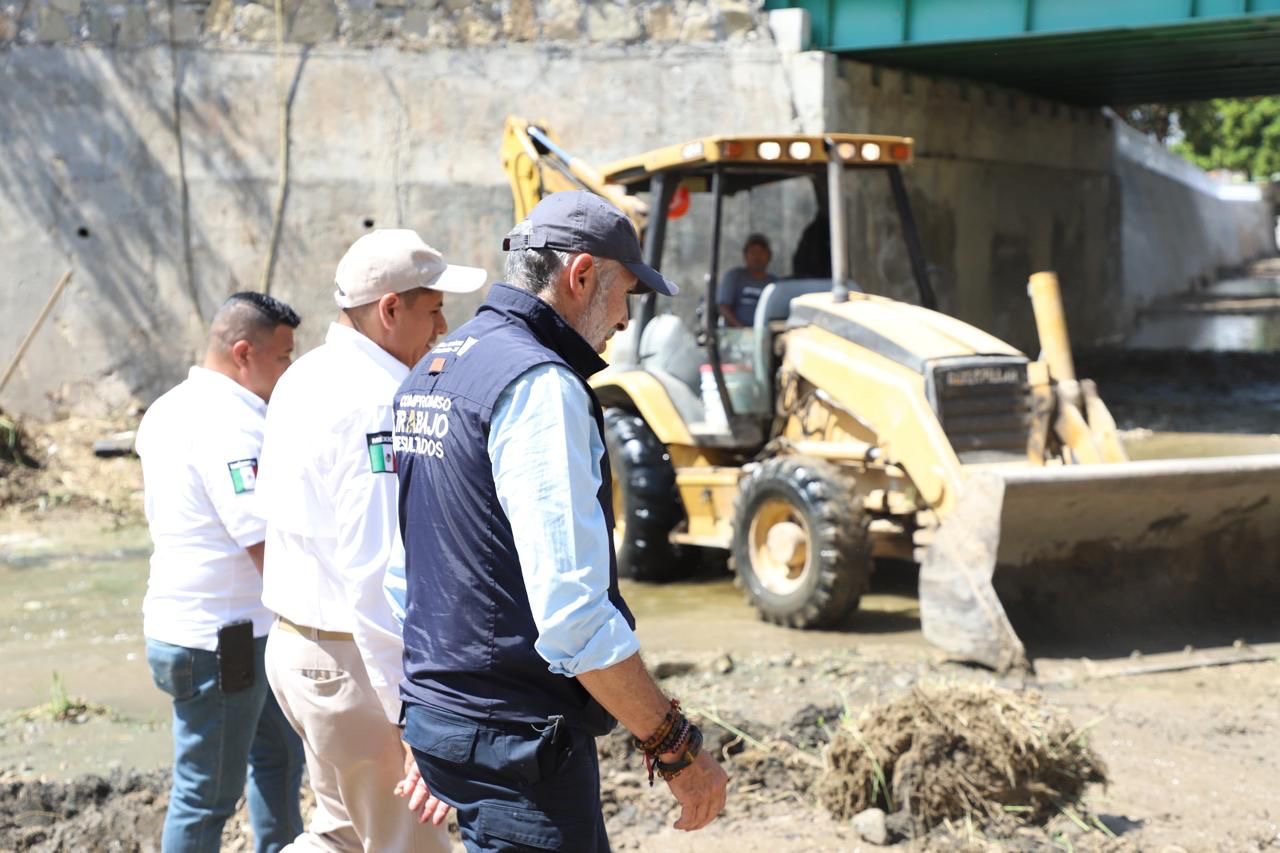 Supervisa Angel Torres acciones de limpieza y desazolve del río Sabinal y afluentes